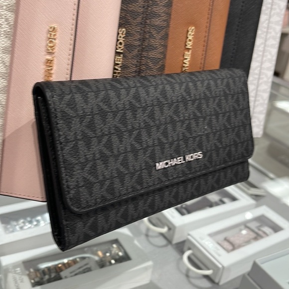 MICHAEL KORS JET SET TRV LARGE TRIFOLD BLACK - Picture 15 of 16